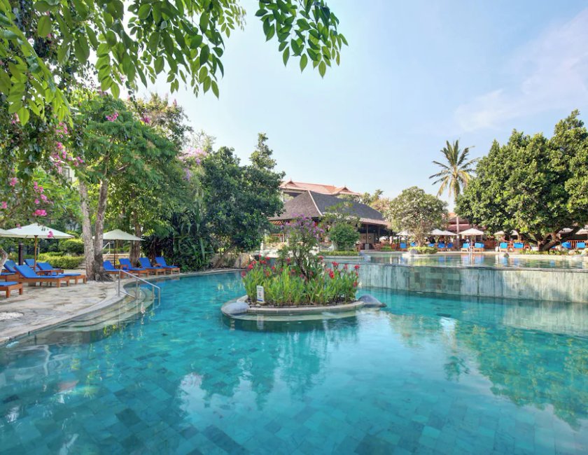 Suite Vista Jardín 3 habitaciones 3 camas dobles piscina kitchenette del hotel Novotel Bali Nusa Dua Hotel & Residence. Foto 12