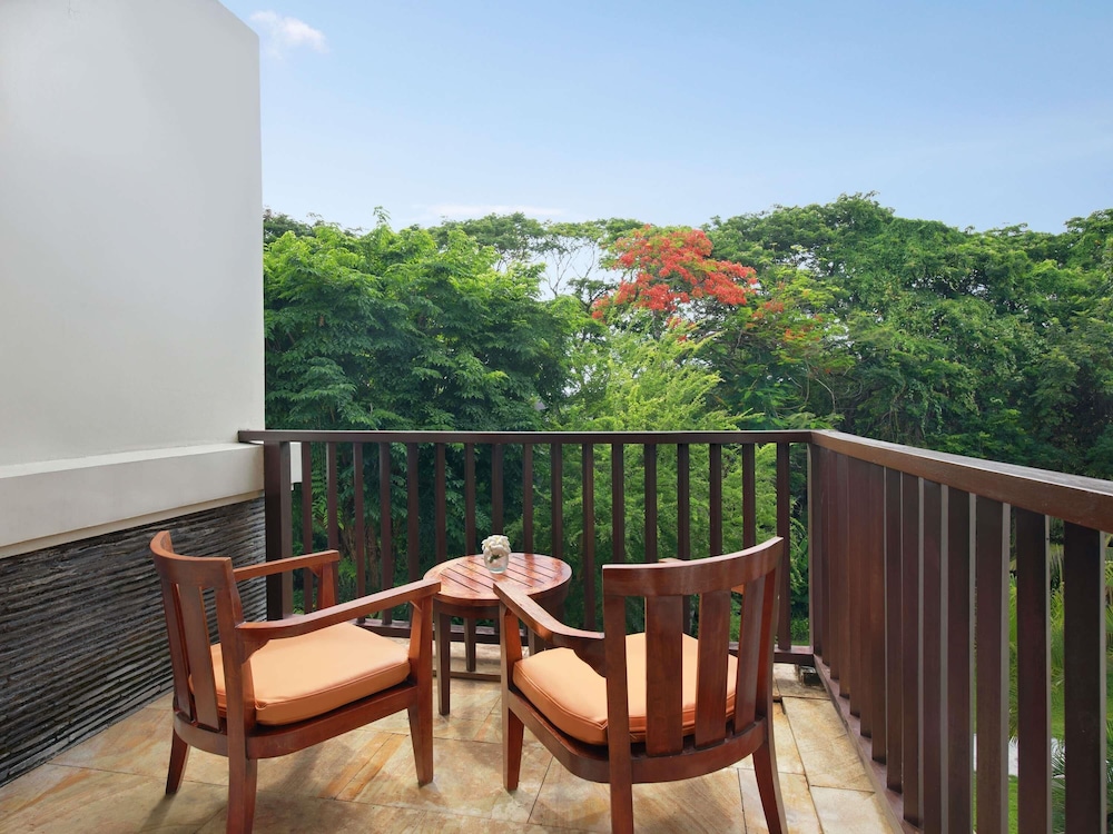 Habitación Deluxe con Dos Camas Individuales y Balcón del hotel Novotel Bali Nusa Dua Hotel & Residence. Foto 4