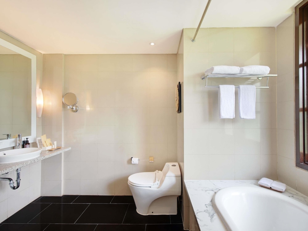 Suite Apartamento de 1 Dormitorio con Cama King y Balcón del hotel Novotel Bali Nusa Dua Hotel & Residence. Foto 5