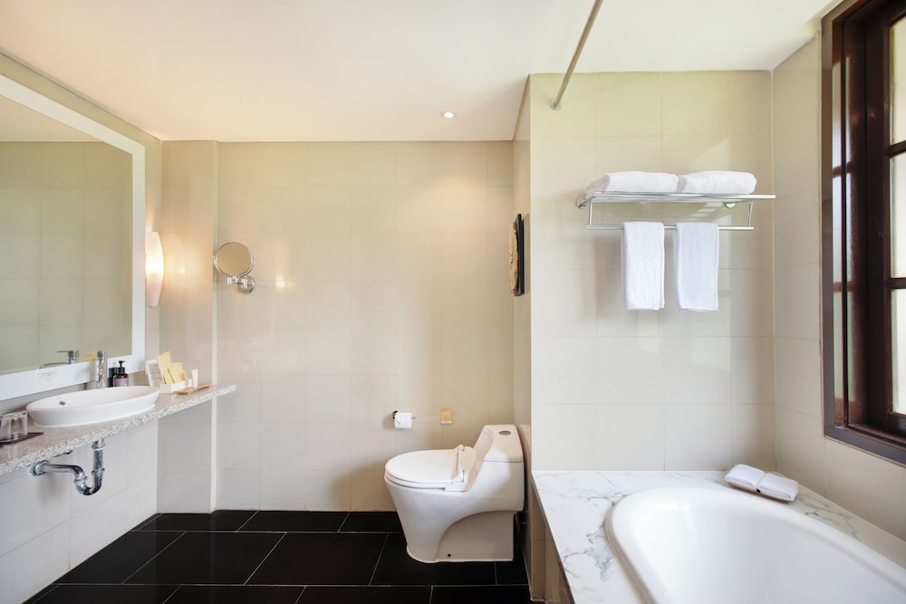 Suite Apartamento de 1 Dormitorio con Cama King y Balcón del hotel Novotel Bali Nusa Dua Hotel & Residence. Foto 6