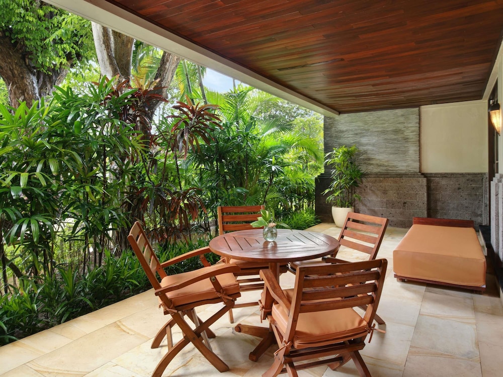 Suite Apartamento de 3 Dormitorios, 1 Cama King y 4 Camas Individuales, con Terraza Privada del hotel Novotel Bali Nusa Dua Hotel & Residence. Foto 7