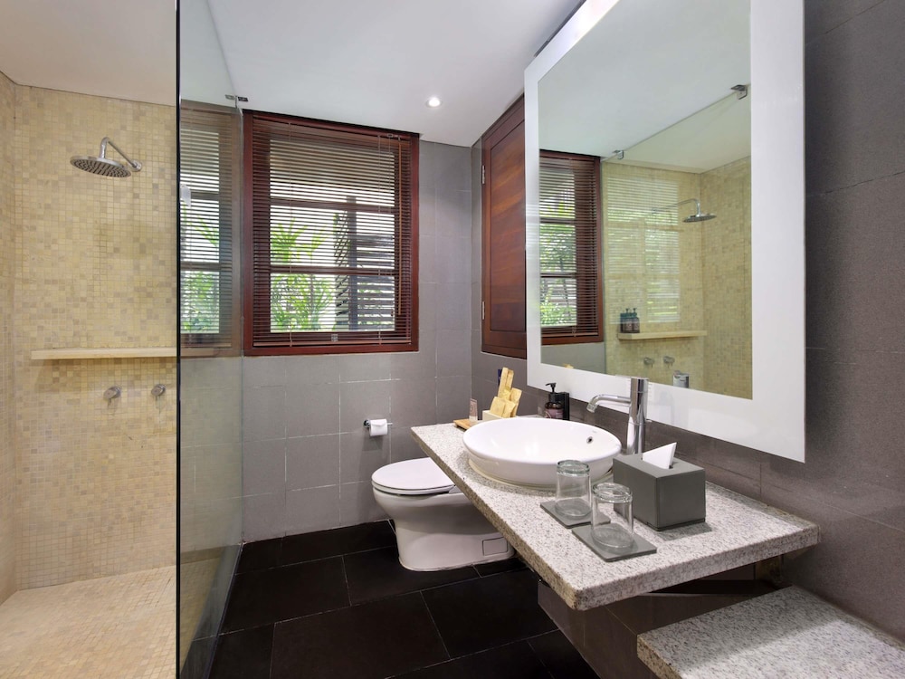 Suite Apartamento de 3 Dormitorios, 1 Cama King y 4 Camas Individuales, con Terraza Privada del hotel Novotel Bali Nusa Dua Hotel & Residence. Foto 18
