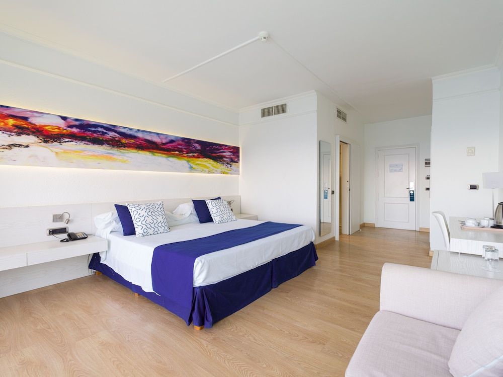 Habitación doble, balcón, vistas al mar del hotel Stil Los Gigantes - Adults Only. Foto 1