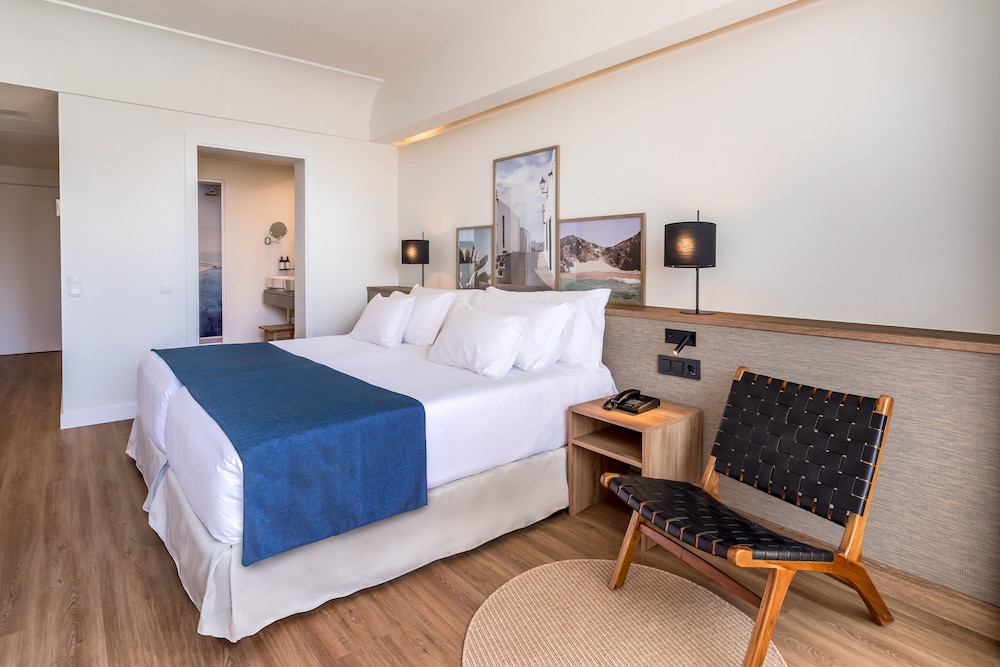 Habitación doble del hotel Barcelo Lanzarote Active Resort. Foto 4