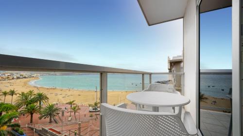 Habitación Doble Deluxe con vistas al mar del hotel Aloe Canteras. Foto 3