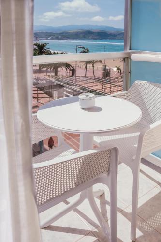 Habitación Doble Deluxe con vistas al mar del hotel Aloe Canteras. Foto 5