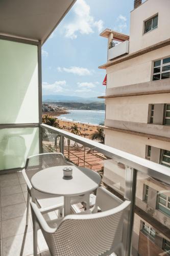 Double or Twin Room with Balcony del hotel Aloe Canteras. Foto 17