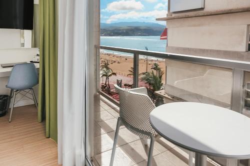 Twin Room with Sea View del hotel Aloe Canteras. Foto 5