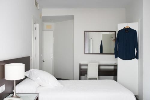 Habitación Doble Superior - 2 camas del hotel Madrid Sevilla. Foto 4