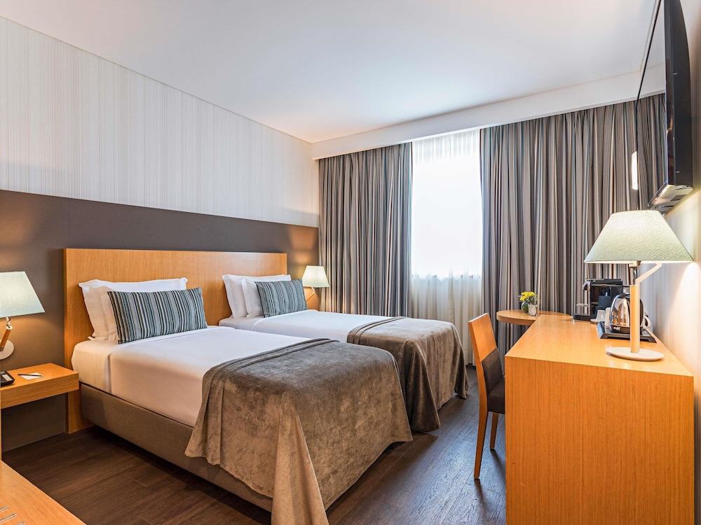 Privilege, Habitación con 2 camas individuales, 2 camas individuales del hotel Mercure Lisboa Almada. Foto 1