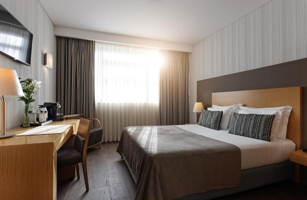 Privilege, Habitación, 1 cama doble del hotel Mercure Lisboa Almada. Foto 6
