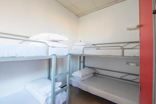 Bed in 4 - Bed Male Dorm Shared Bathroom del hotel Safestay Barcelona Passeig De Gracia