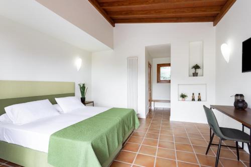 Habitación Doble con vistas a la montaña del hotel Alta Montaña. Foto 6