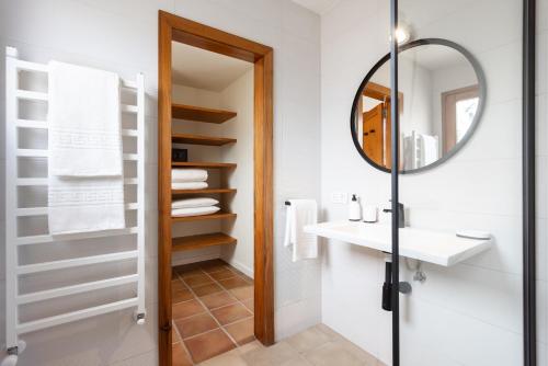 Habitación Doble con vistas a la montaña del hotel Alta Montaña. Foto 1