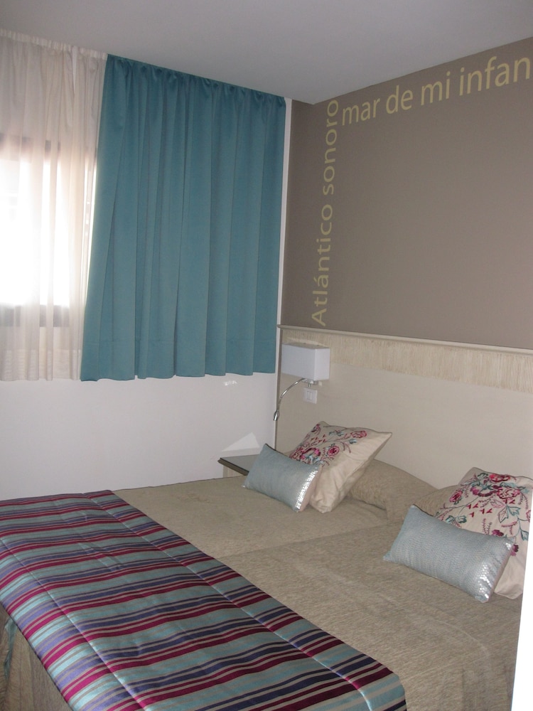 Apartamento superior, 1 habitación, terraza, vistas al mar del hotel Amadores Beach. Foto 1