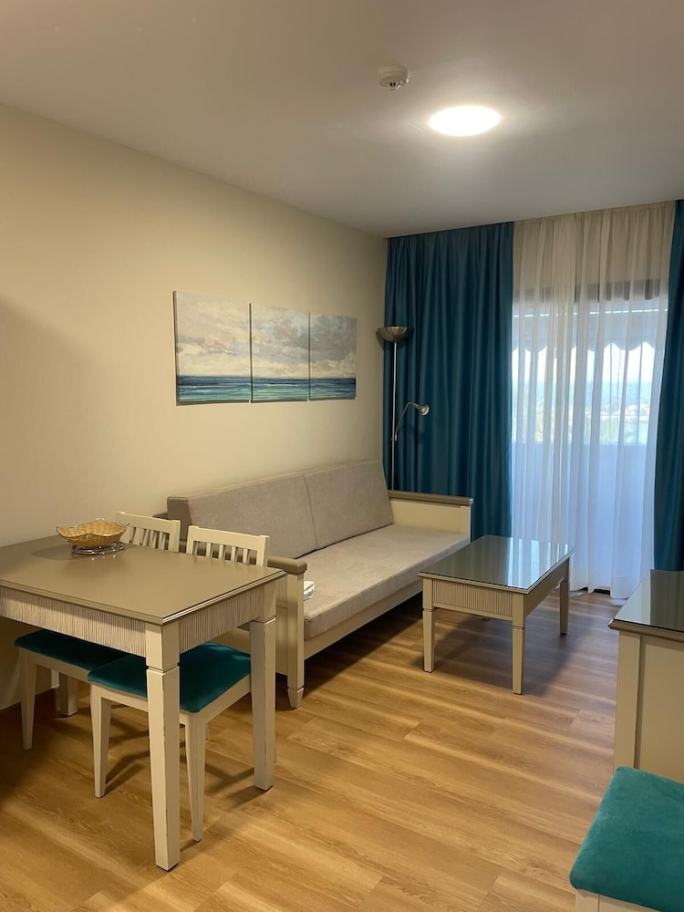 Apartamento superior, 1 habitación, terraza, vistas al mar del hotel Amadores Beach. Foto 11