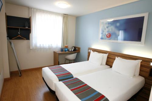 Habitación Doble - 2 camas del hotel Travelodge Valencia Aeropuerto