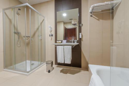 Suite Junior del hotel Spa Norat Torre Do Deza. Foto 5