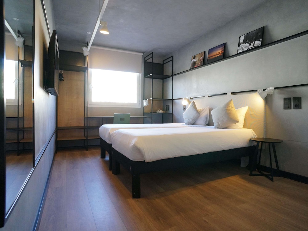 Habitación estándar, 2 camas individuales del hotel Ibis Barcelona Montmelo-granollers. Foto 11
