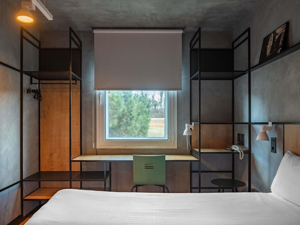 Habitación estándar doble, 1 cama doble del hotel Ibis Barcelona Montmelo-granollers. Foto 11