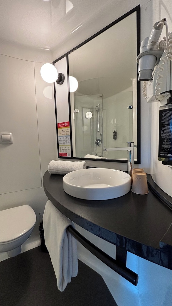 Habitación estándar doble, 1 cama doble del hotel Ibis Barcelona Montmelo-granollers. Foto 16
