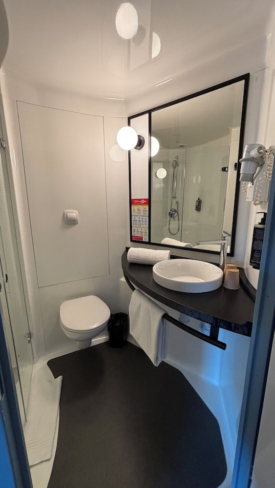 Habitación estándar doble, 1 cama doble del hotel Ibis Barcelona Montmelo-granollers. Foto 17