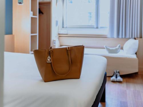 Habitación Doble con Cama supletoria del hotel Ibis Barcelona Glories 22
