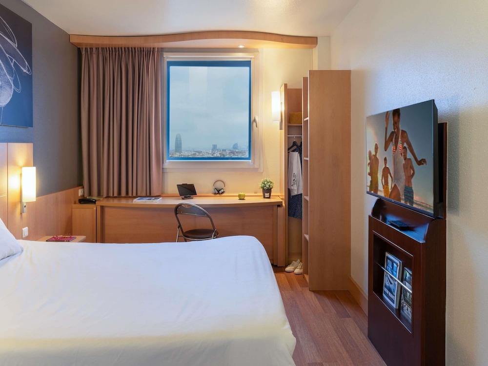 Habitación estándar, 1 cama doble del hotel Ibis Barcelona Meridiana. Foto 3