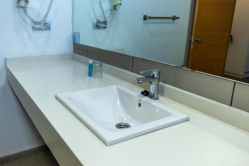 Suite Vista Mar Balcón o Terraza Superior 2 Camas individuales del hotel El Palmar. Foto 2