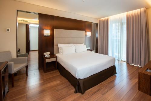 Habitación Doble con balcón - 1 o 2 camas del hotel Eurostars Oporto. Foto 4