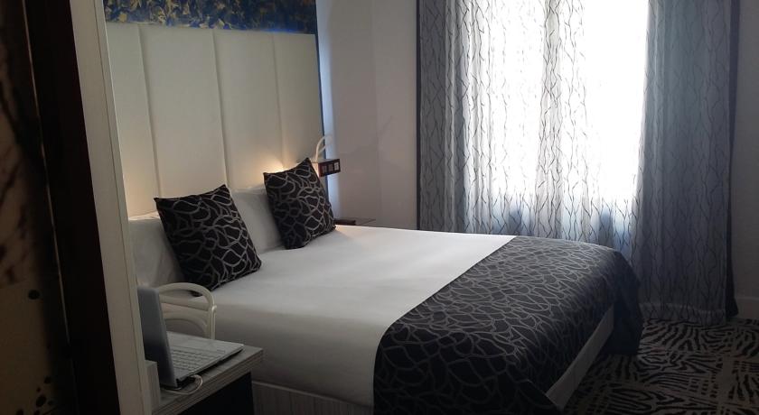 Habitación doble Económica del hotel Petit Palace Savoy Alfonso XII