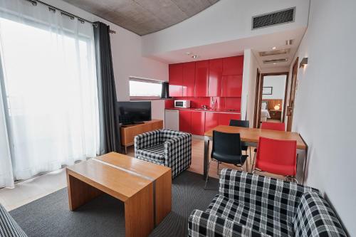 Habitación Familiar Deluxe del hotel Hotel Praia Marina By Ridan Hotels. Foto 5