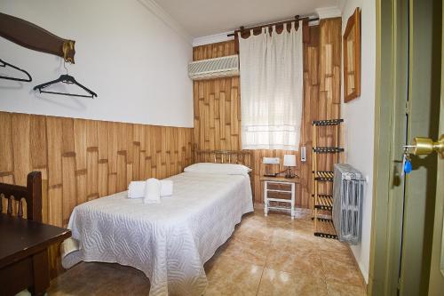 Habitación Individual del hotel Virgen De Los Reyes. Foto 3