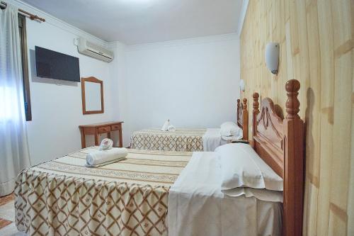 Habitación Doble - 2 camas del hotel Virgen De Los Reyes. Foto 12