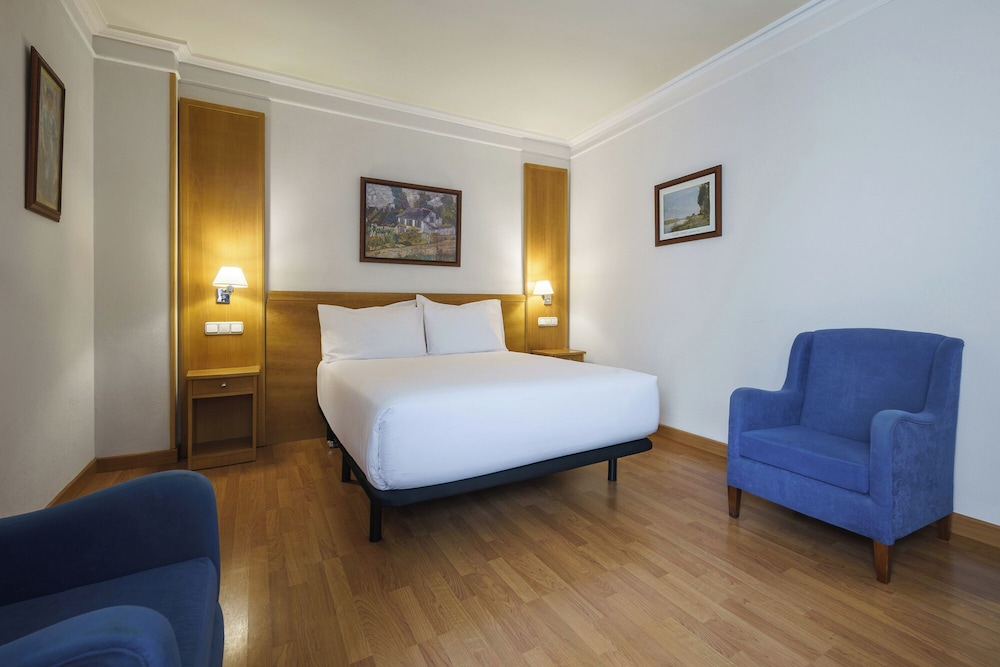 Habitación con 1 cama doble o 2 individuales del hotel Crisol Almería. Foto 10
