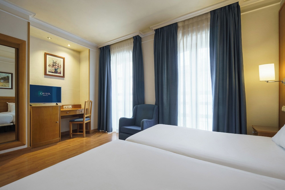 Habitación básica con 1 cama doble o 2 individuales (With Parking) del hotel Crisol Almería. Foto 6