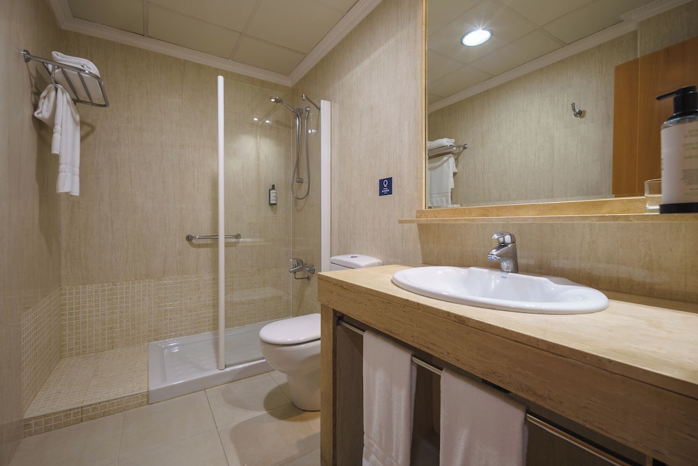 Habitación básica con 1 cama doble o 2 individuales (With Parking) del hotel Crisol Almería. Foto 11