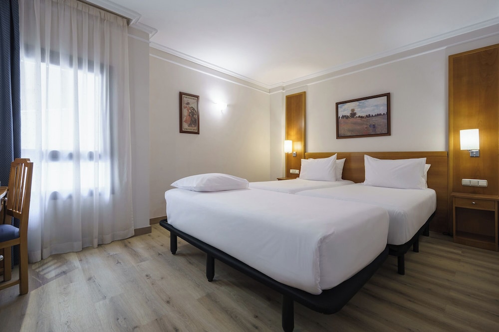 Habitación triple estándar (Extra Bed) del hotel Crisol Almería