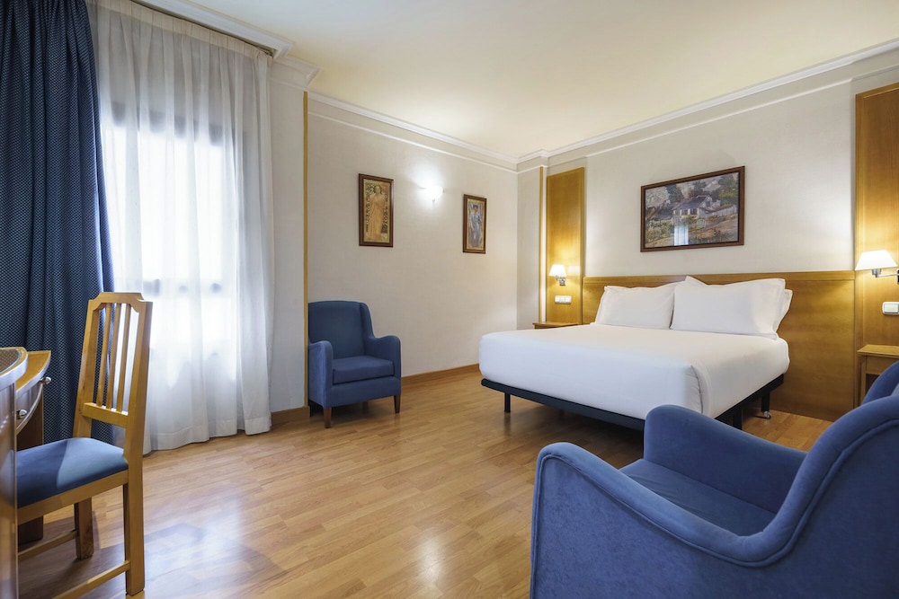 Habitación triple estándar (Extra Bed) del hotel Crisol Almería. Foto 3
