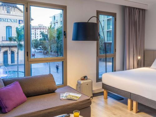 Suite con vistas del hotel Novotel Suites Malaga Centro. Foto 8