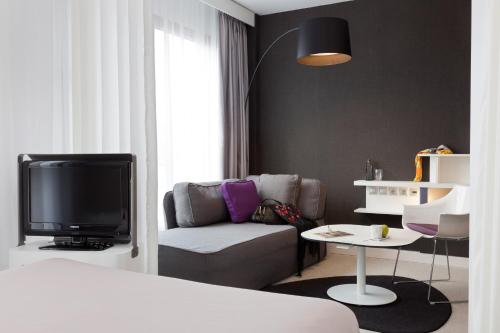 Suite con vistas del hotel Novotel Suites Malaga Centro. Foto 12