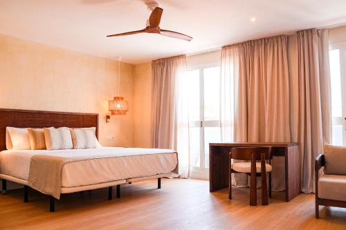 Habitación Doble Deluxe con Balcón del hotel Del Mar and Spa. Foto 2