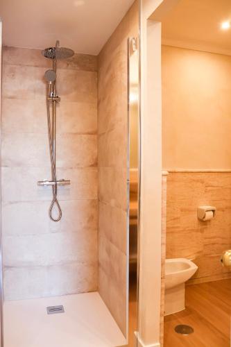 Habitación Doble Deluxe con Balcón del hotel Del Mar and Spa. Foto 4