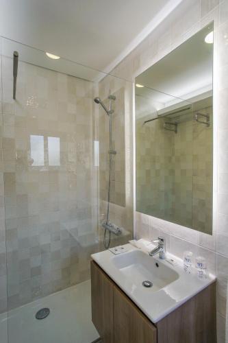Habitación Triple con baño privado del hotel Teresinha. Foto 2