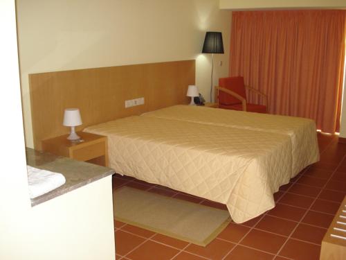 Habitación Doble Estándar del hotel Inatel Oeiras. Foto 1