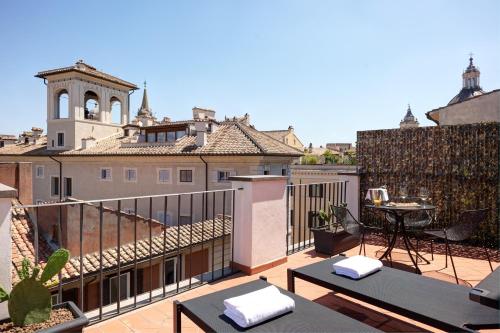 Suite Balcón o Terraza Superior 1 Cama queen Vista ciudad Sofá Cama incluido del hotel Navona Palace Collection. Foto 11