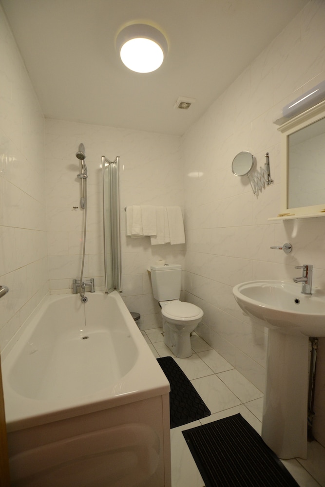 Habitación doble del hotel Britannia Inn. Foto 25