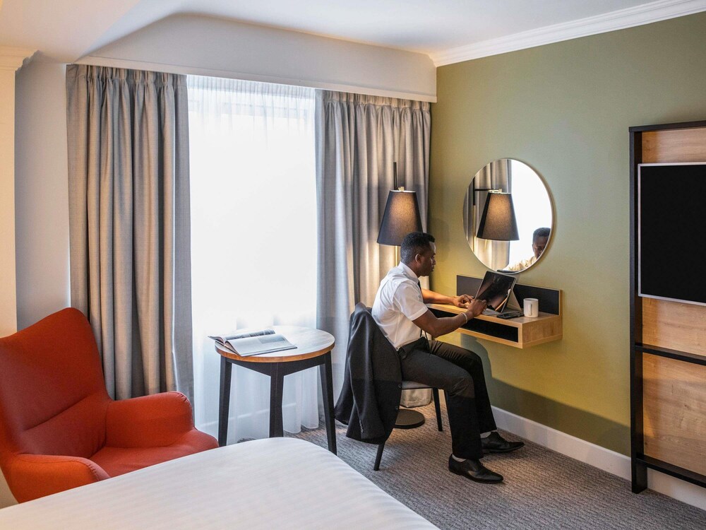 Habitación Clásica - 2 camas individuales del hotel Mercure Nottingham Sherwood. Foto 8