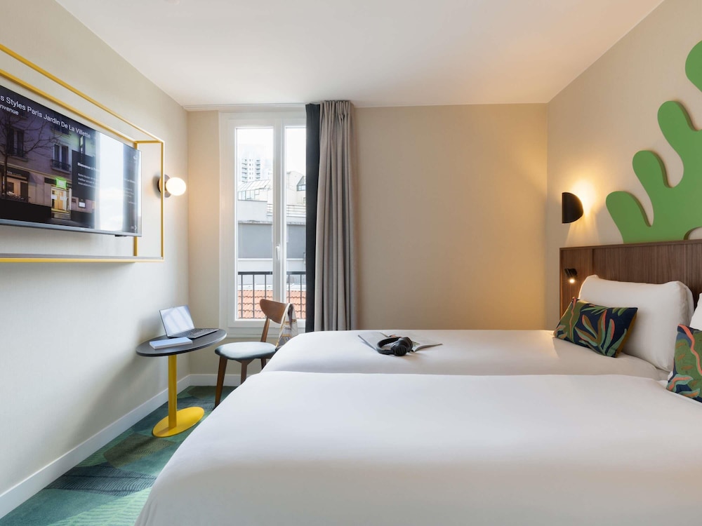 Habitación estándar, 2 camas individuales del hotel Ibis Styles Paris Crimee la Villette. Foto 3