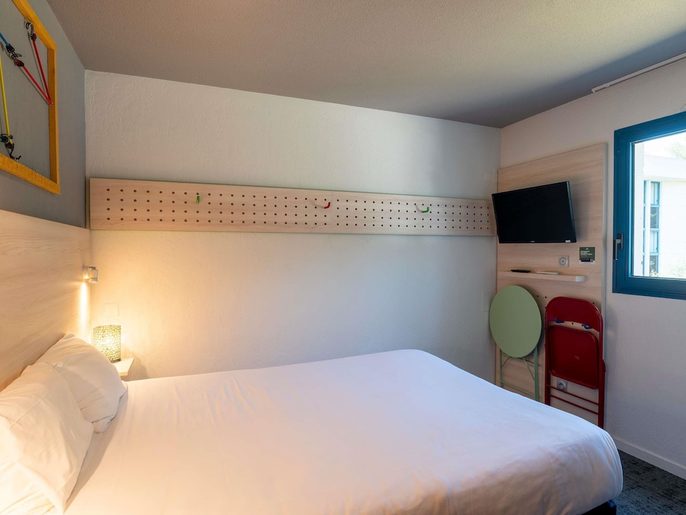 Habitación Pure con una cama doble del hotel Greet Bordeaux Aeroport. Foto 3